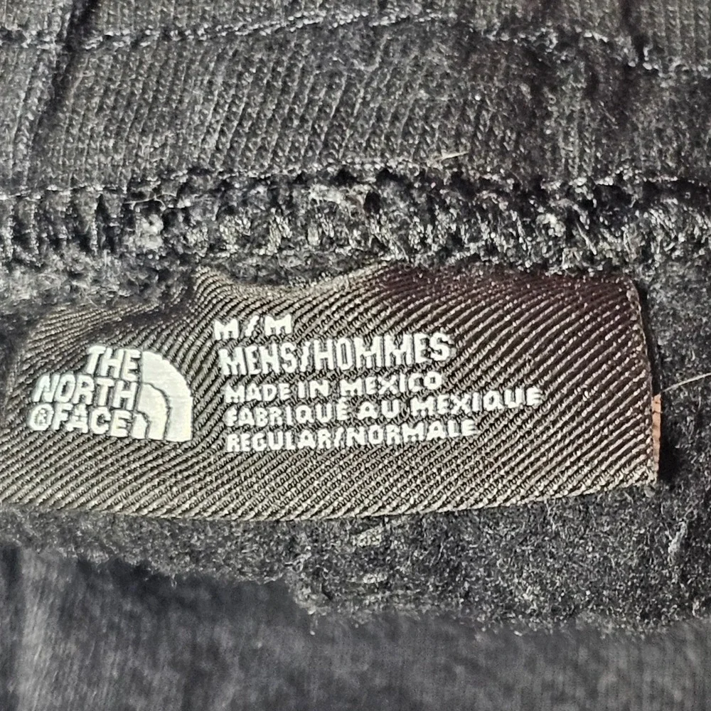 The North Face Mens Black Heritage Patch Joggers Sweatpants NF0A7WXI Medium